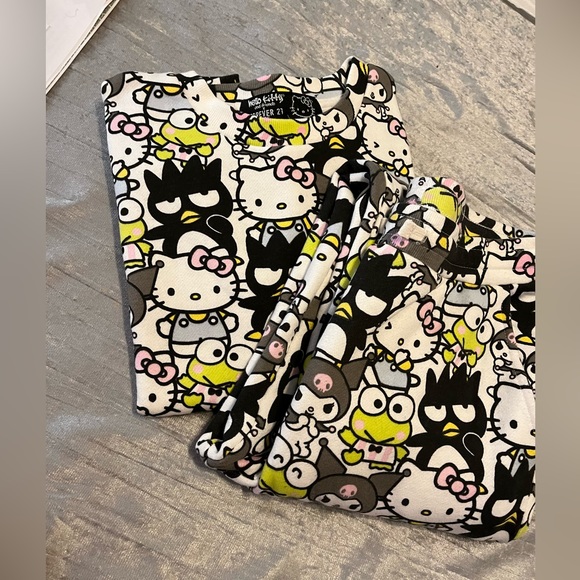 Sweatsuit - Picture 1 of 3